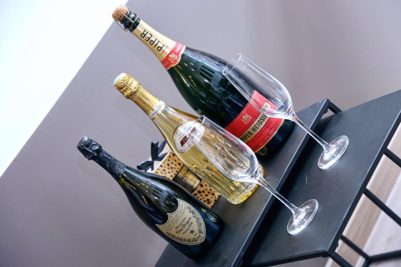 Suitedreams - Bubble Suite Liege Bagian luar foto